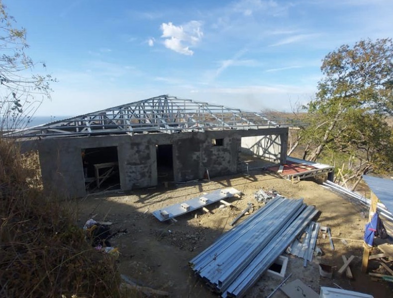 A new house in Guanacaste under construction by Grupo Kiwi